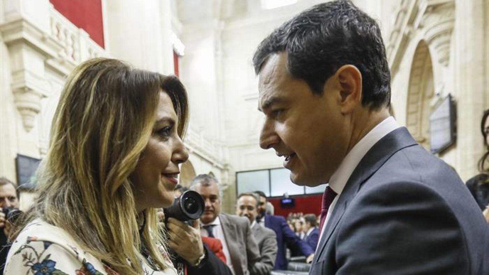 Juanma Moreno, elegido presidente de la Junta de Andalucía con los votos del PP, Cs y Vox