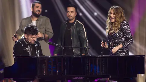 El lunes y martes, Paulina Rubio deslumbra en el escenario de 'La Voz' con 'Bésame mucho' El lunes y martes, Paulina Rubio deslumbra en el escenario de 'La Voz' con 'Bésame mucho'