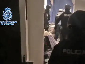 Se atrinchera en su casa y amenaza con quitarse la vida tras golpear y amenazar a su pareja Se atrinchera en su casa y amenaza con quitarse la vida tras golpear y amenazar a su pareja