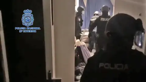 Se atrinchera en su casa y amenaza con quitarse la vida tras golpear y amenazar a su pareja Se atrinchera en su casa y amenaza con quitarse la vida tras golpear y amenazar a su pareja