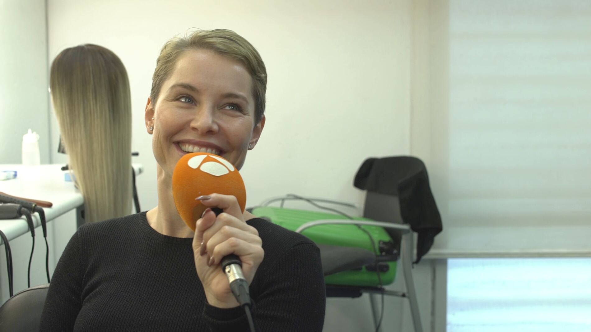 Soraya Arnelas, sobre Karina: "Esta canci&oacute;n saca la monja que hay en m&iacute;"