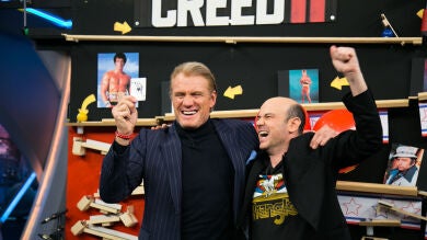 Jandro sorprende a Dolph Lundgren con un homenaje a la saga completa de 'Rocky' 