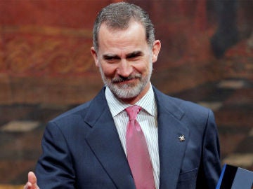 El Rey Felipe VI recibe el Premio Convivencia otorgado por la Fundación Manuel Broseta