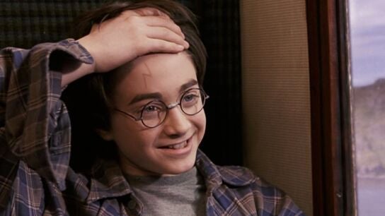Daniel Radcliffe como Harry Potter ense&ntilde;a su cicatriz