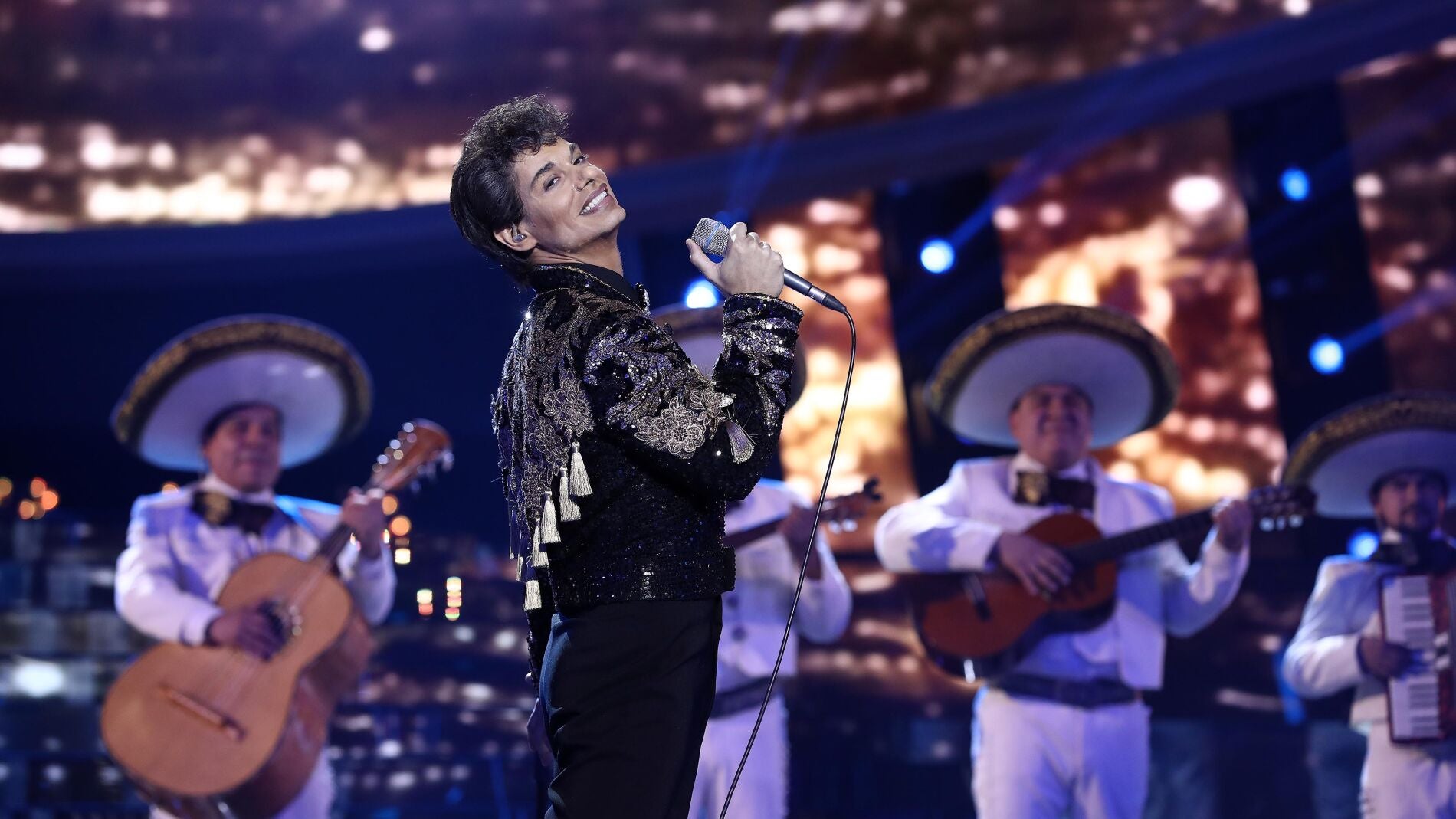 Actuaci&oacute;n de Carlos Baute como Juan Gabriel