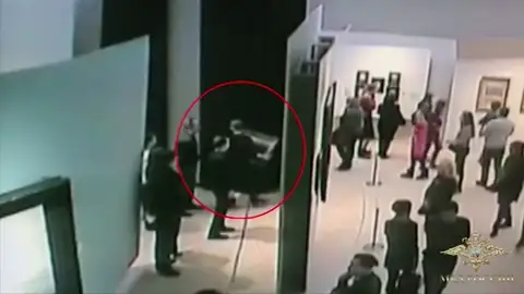 Roban un cuadro del paisajista ruso Kuindzhi en plena exposición Roban un cuadro del paisajista ruso Kuindzhi en plena exposición