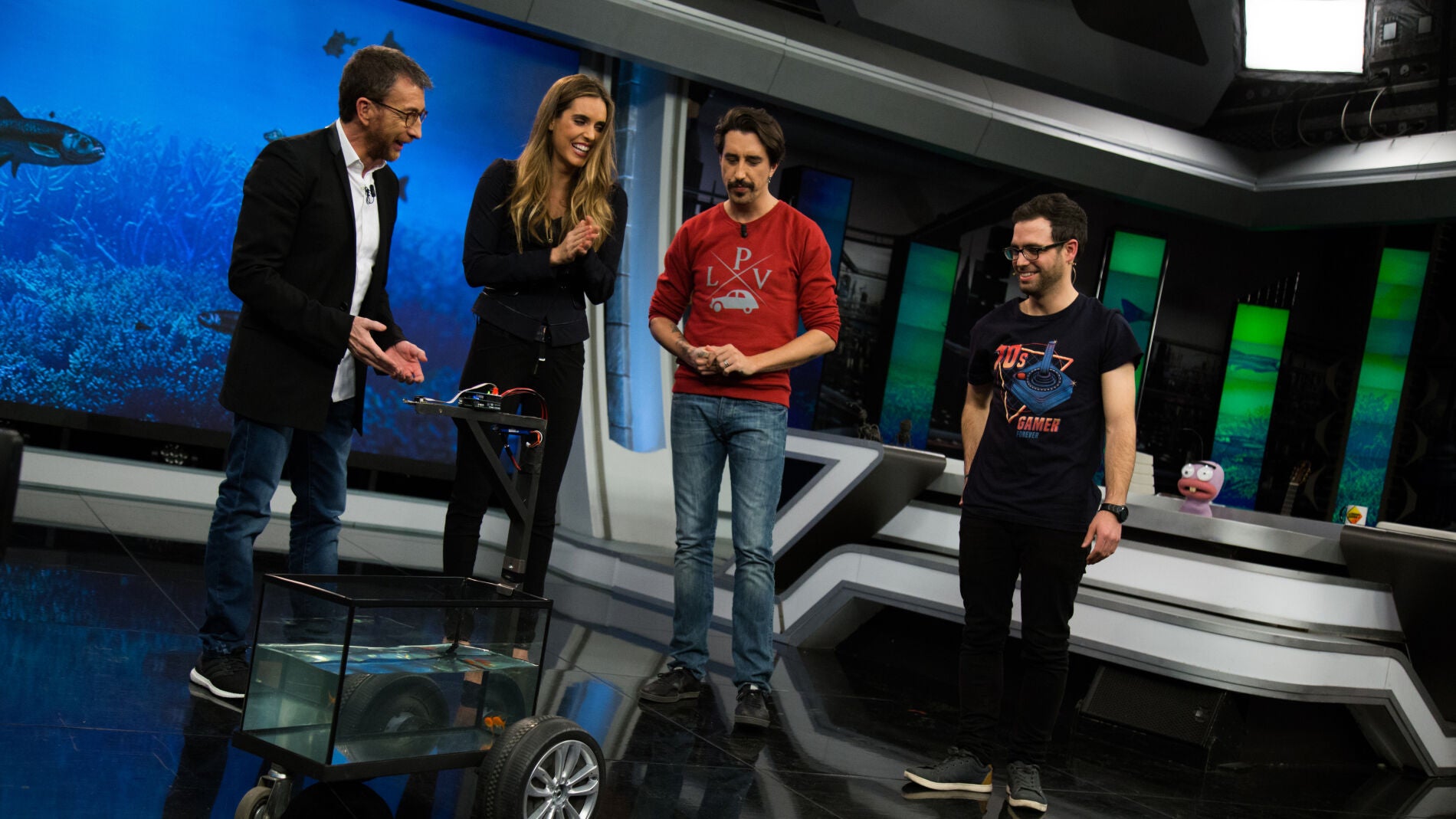 El pez que conduce su propia pecera deja sin palabras a Ona Carbonell en 'El Hormiguero 3.0'