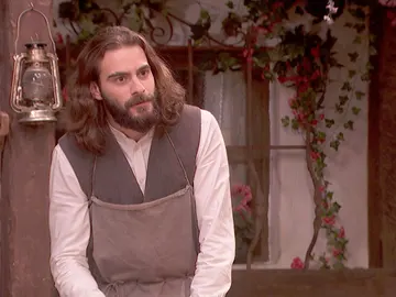 Isaac le deja las cosas claras a Antolina: "Deja de ser mi carcelera, nos casamos sin amor" Isaac le deja las cosas claras a Antolina: "Deja de ser mi carcelera, nos casamos sin amor"
