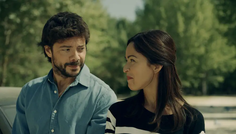 Álvaro Morte y Verónica Sánchez en 'El Embarcadero'
