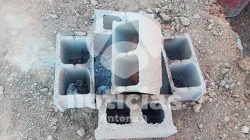 Imágenes de los bloques de hormigón en el pozo donde cayó Julen Imágenes de los bloques de hormigón en el pozo donde cayó Julen