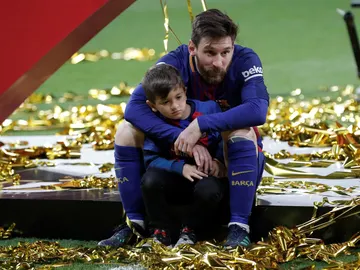 Messi, junto a su hijo Thiago Messi, junto a su hijo Thiago