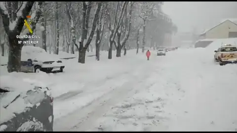 Evacuadas más de 350 personas en un balneario de la localidad aragonesa de Panticosa por el temporal Evacuadas más de 350 personas en un balneario de la localidad aragonesa de Panticosa por el temporal