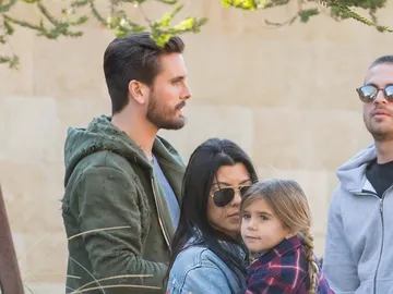 Scott Disck, Kourtney Kardashian y su hija Penélope Scott Disck, Kourtney Kardashian y su hija Penélope