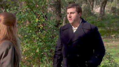 Lamberto Molero sorprende a Julieta en el bosque