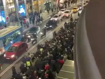 Los taxistas intentan cortar la Gran Vía de Madrid Los taxistas intentan cortar la Gran Vía de Madrid