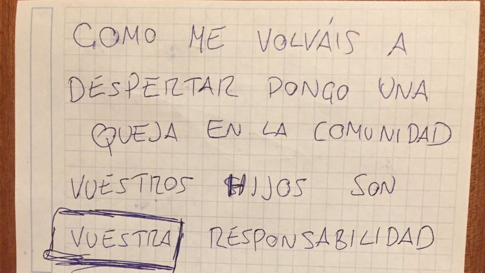 La aplaudida respuesta de un padre a una nota amenazante en su puerta: 