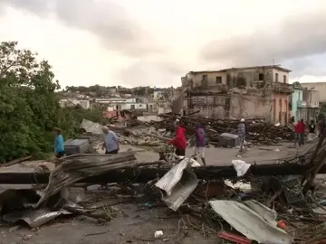 Al menos cuatro muertos y 195 heridos por un tornado en Cuba Al menos cuatro muertos y 195 heridos por un tornado en Cuba