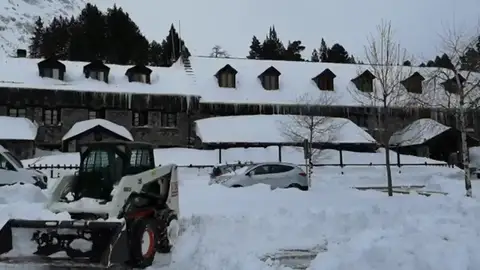 Continúa el aviso amarillo por aludes en el Pirineo oscense Continúa el aviso amarillo por aludes en el Pirineo oscense