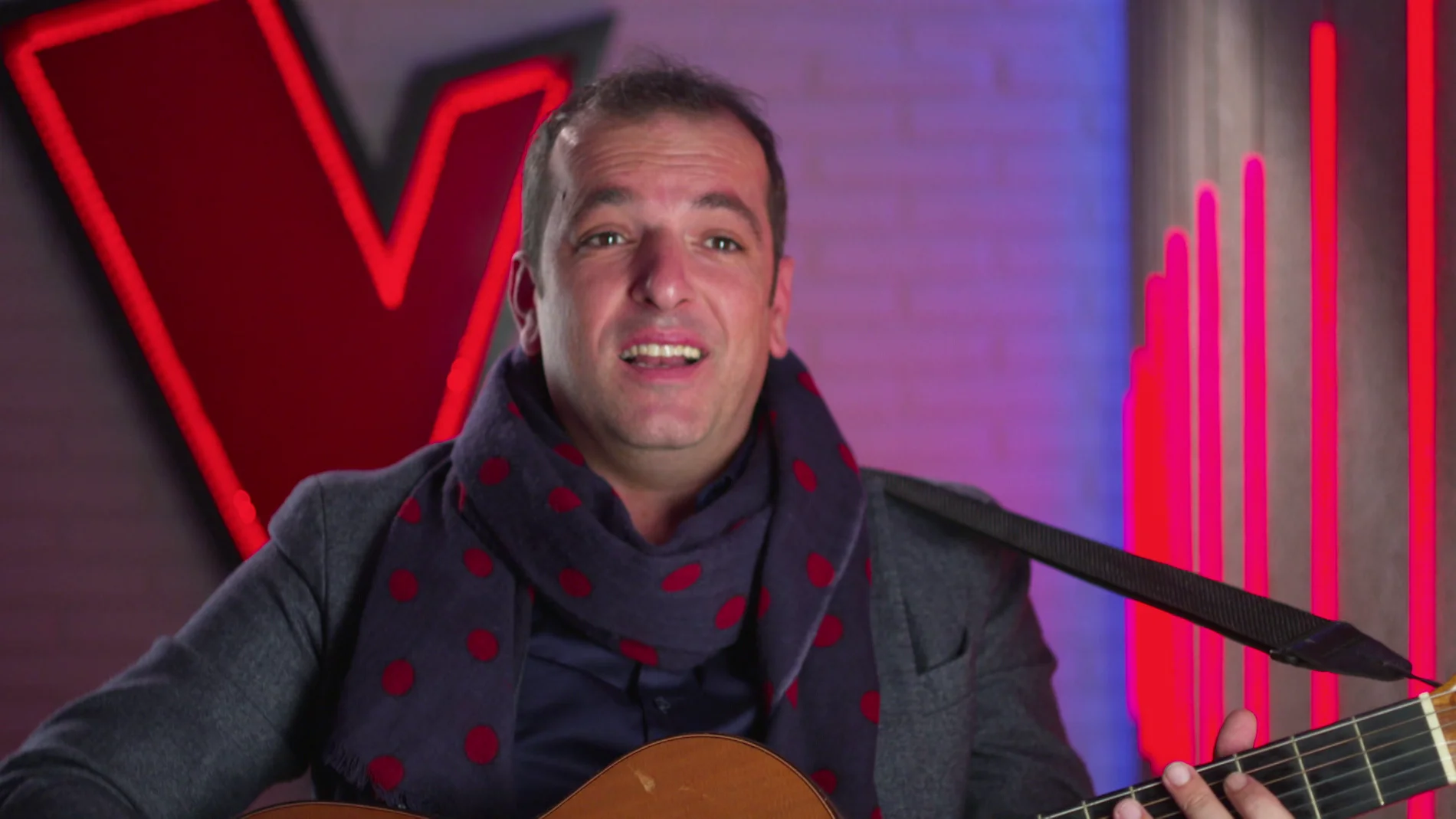 Javi Moya pone rumba a 'La Voz': "Tengo una guitarra en la consulta para sacar una sonrisa a mis pacientes"