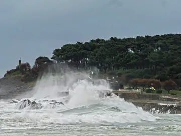 El oleaje en la Península de la Magdalena de Santander El oleaje en la Península de la Magdalena de Santander
