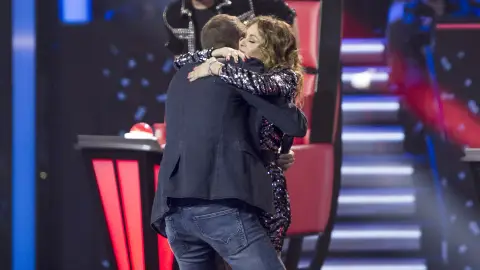 Vídeo: Paulina Rubio suma la voz de Ángel Cortés a su equipo Paulina Rubio suma la voz de Ángel Cortés a su equipo: “Me ha cautivado tu tono de voz”