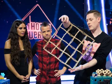 Cristina Pedroche y Dabiz Muñoz, fascinados con los "cubos fantasmas" de 'El Hormiguero 3.0' Cristina Pedroche y Dabiz Muñoz, fascinados con los "cubos fantasmas" de 'El Hormiguero 3.0'
