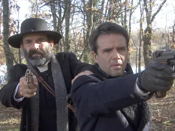 Carmelo termina con la vida de Eustaquio después de abusar de Julieta Carmelo termina con la vida de Eustaquio después de abusar de Julieta