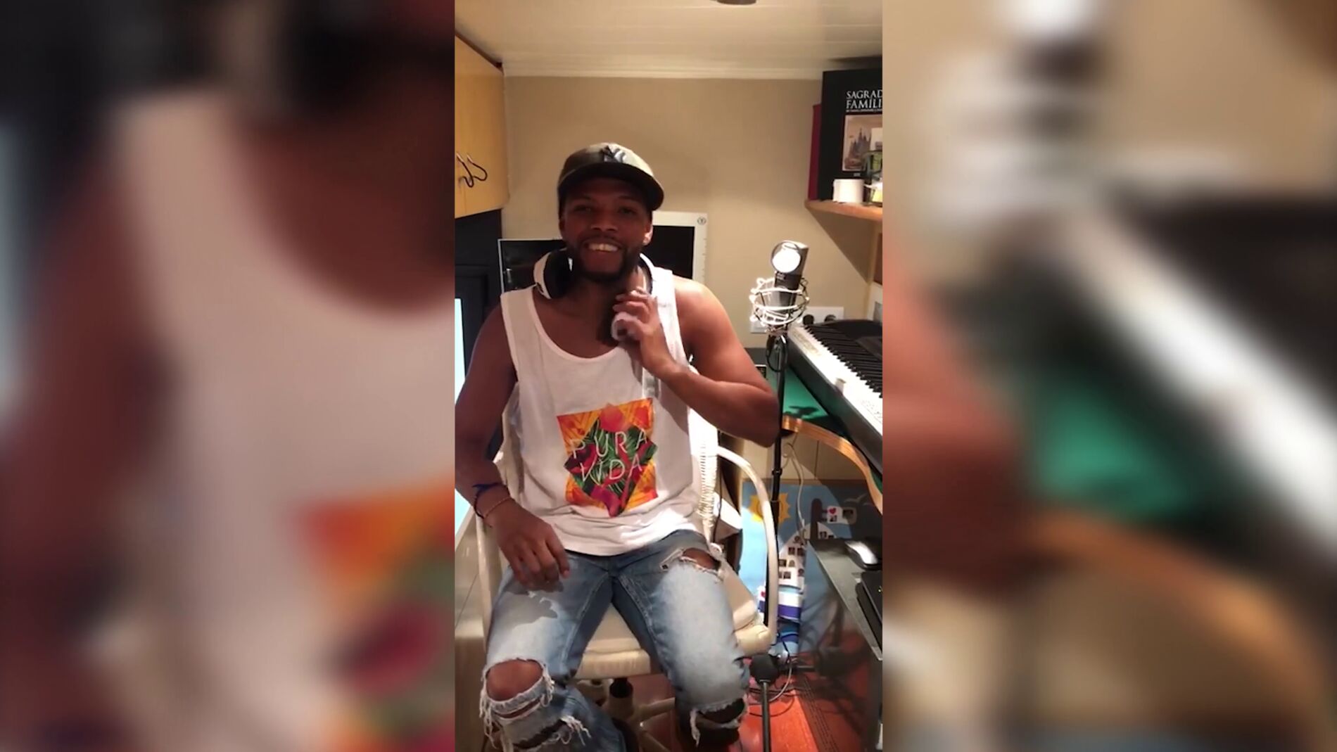 Nos colamos en el estudio de Marcelino Damion, el talent de 'La Voz' que puso de pie a Luis Fonsi 
