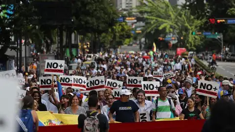 Opositores venezolanos participan en una manifestación en apoyo de Guaidó Opositores venezolanos participan en una manifestación en apoyo de Guaidó
