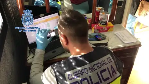 Detenido en Valladolid un hombre con más de 40.600 archivos de carácter pedófilo de extrema dureza Detenido en Valladolid un hombre con más de 40.600 archivos de carácter pedófilo de extrema dureza