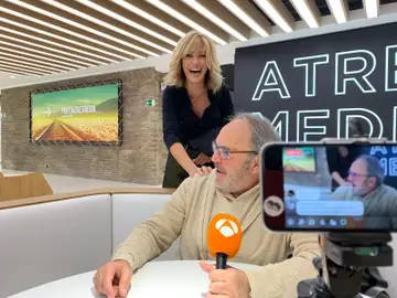 Vídeo: Susanna Griso se cuela en el Facebook live de Tito Valverde Vídeo: Susanna Griso se cuela en el Facebook live de Tito Valverde