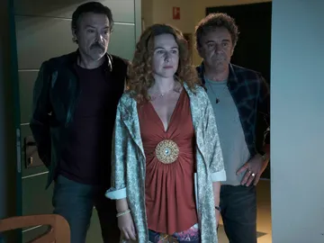 Alfonso, a Almudena: "¿Tú sabes el infierno en el que se ha convertido mi vida desde que decidí ayudarte?" Alfonso, a Almudena: "¿Tú sabes el infierno en el que se ha convertido mi vida desde que decidí ayudarte?"