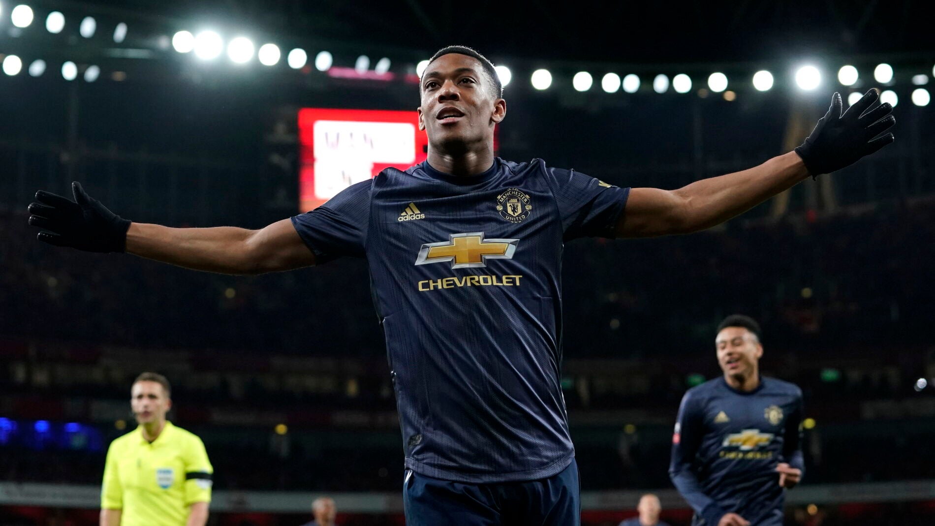 Anthony Martial celebra un gol con el United