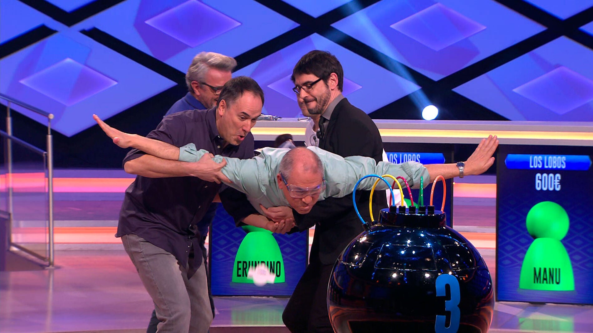 'Los Lobos' y Juanra Bonet consiguen que Alberto realice un salto base en '&iexcl;Boom!'