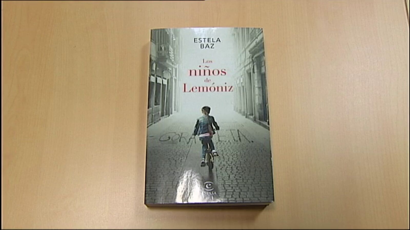 Estela Baz presenta 'Los niños de Lemóniz': la historia de los años de plomo de ETA desde la mirada de una niña