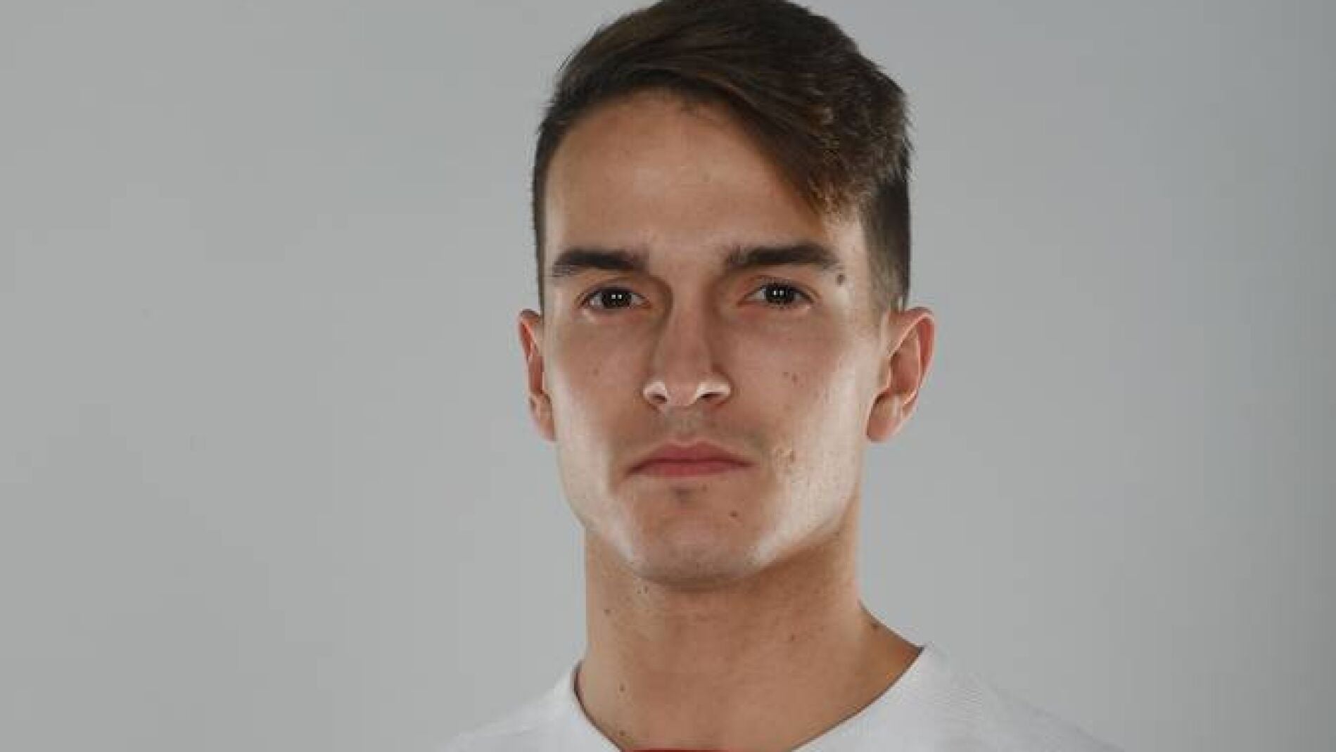 Denis Su&aacute;rez, con la camiseta del Arsenal