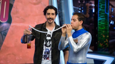 Marrón nos muestra cómo eran los alcoholímetros en los años 30 en 'El Hormiguero 3.0'