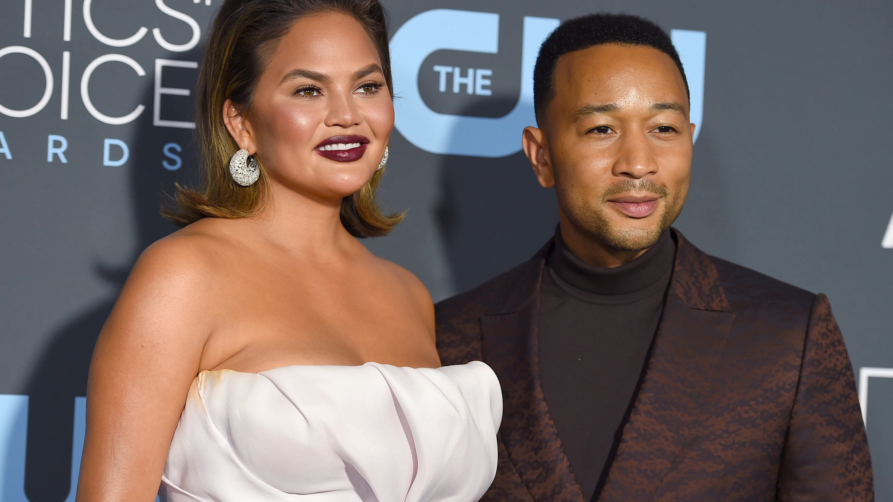 Chrissy Teigen y John Legend Chrissy Teigen y John Legend