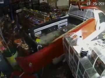 Alunizaje para robar un cajero Alunizaje para robar un cajero