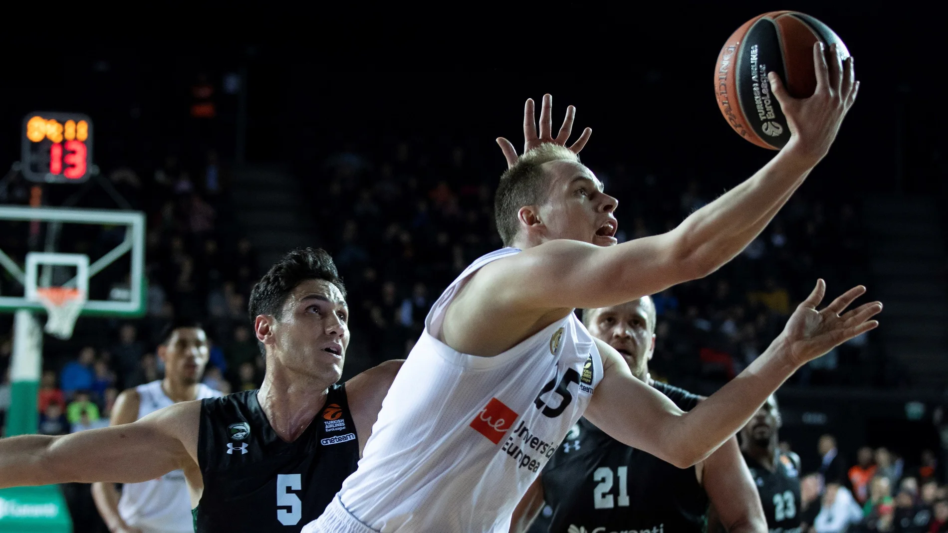 Kremen Prepelic entra a canasta Kremen Prepelic entra a canasta