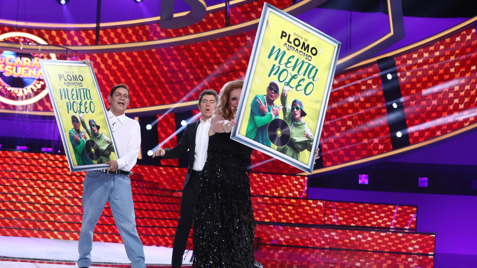 Albacho gana el primer 'Disco de Plomo' de la historia gracias a su hit 'Menta Poleo'