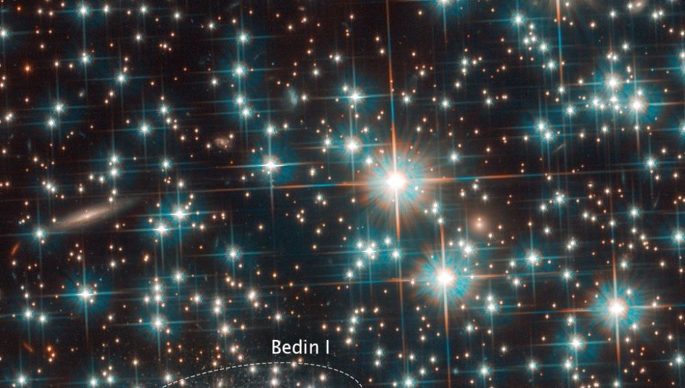 El telescopio Hubble descubre fortuitamente una nueva galaxia de casi la misma edad que el Universo