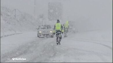 Un muerto y centenares de carreteras cortadas tras el paso de la borrasca 'Helena' en España
