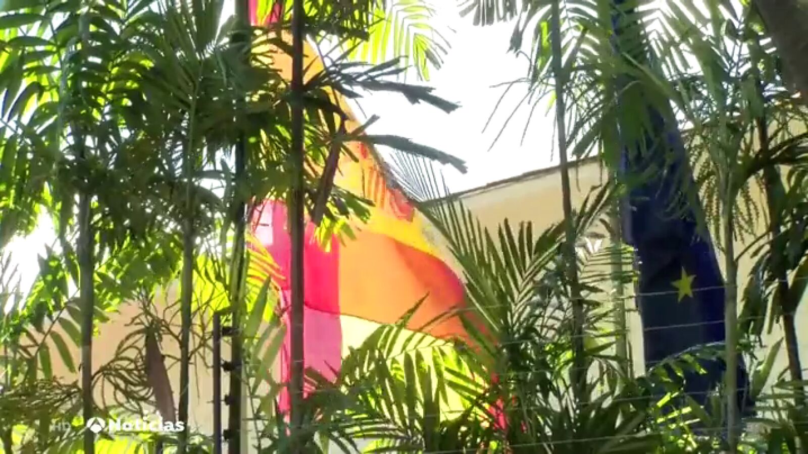 La Embajada de España en Caracas refuerza su seguridad y ofrece apoyo a los 170.000 españoles que viven en el país