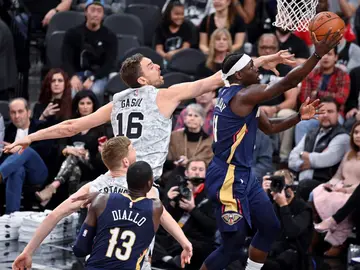 Pau Gasol, en acción ante los Pelicans Pau Gasol, en acción ante los Pelicans
