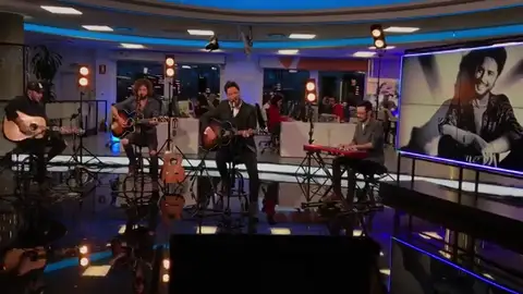 Manuel Carrasco canta 'Me gusta' en exclusiva para la web de Antena 3 Noticias Manuel Carrasco canta 'Me gusta' en exclusiva para la web de Antena 3 Noticias