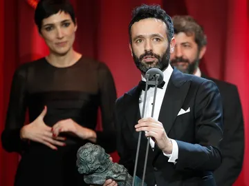 Rodrigo Sorogoyen con su Goya a Mejor Guión Original por 'El Reino' Rodrigo Sorogoyen con su Goya a Mejor Guión Original por 'El Reino'