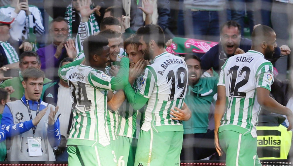 El Betis celebra un gol