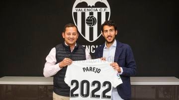 El Valencia anuncia la renovación de Dani Parejo