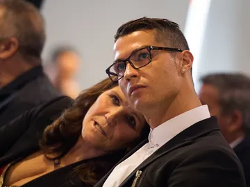 Dolores Aveiro, junto a su hijo, Cristiano Ronaldo Dolores Aveiro, junto a su hijo, Cristiano Ronaldo